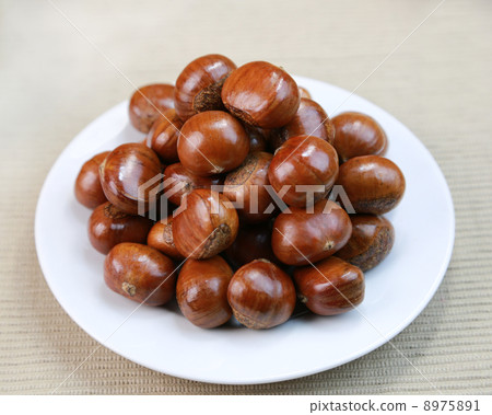 Baked chestnut 8975891