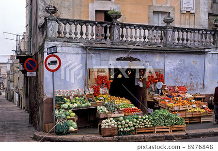 Sicily's greengrocer 8976848