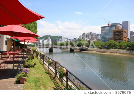 Open cafe 8979076