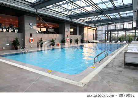 swimming pool 8979092