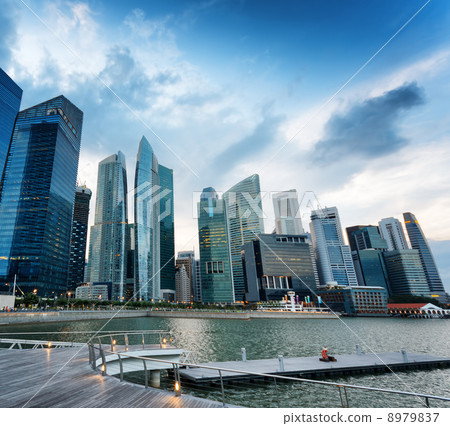 Skyscrapers in financial district of Singapore 8979837