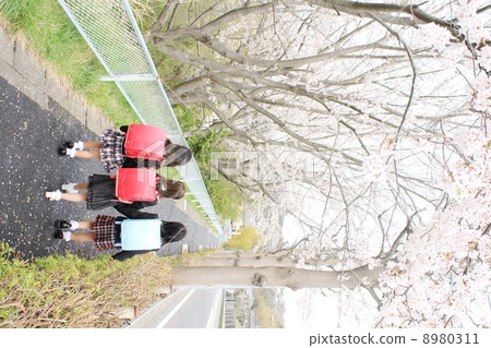 New first grade girls who go to school together 8980311