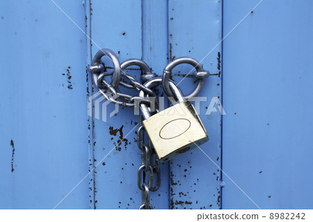 Padlock with chain Padlock with chain 8982242