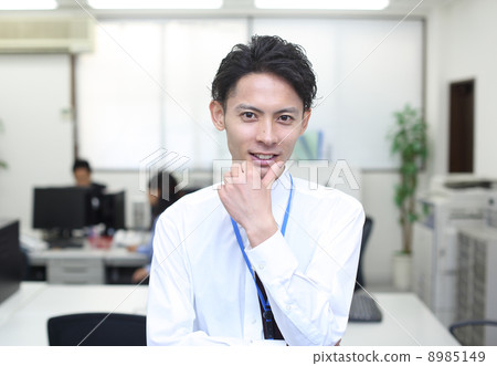 新員工帶著微笑 新員工帶著微笑 8985149