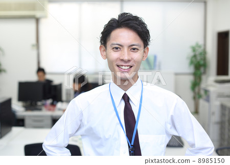 新員工帶著微笑 新員工帶著微笑 8985150