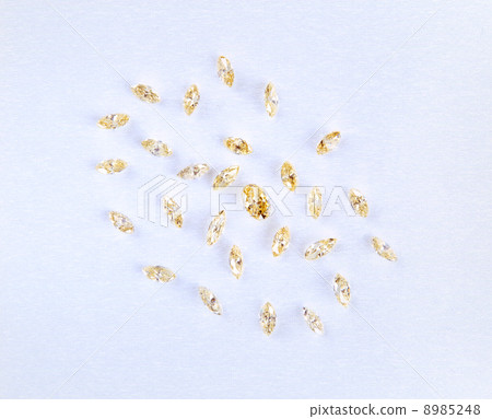 Yellow diamond loose 8985248