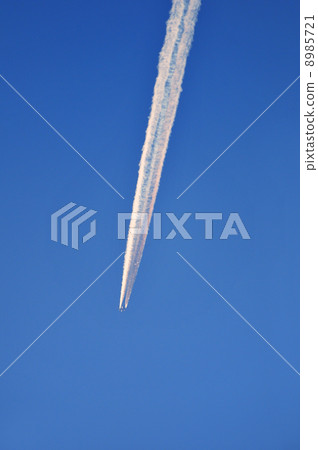 飛機雲 8985721