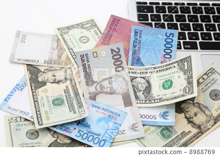 Laptop computer and overseas bill 8988769