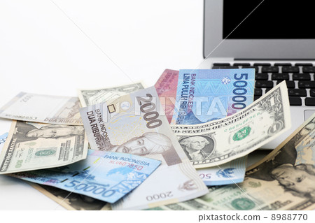 Laptop computer and overseas bill 8988770