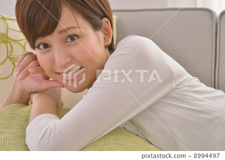 在房間裡放鬆 在房間裡放鬆 8994497