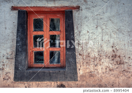 window 8995404