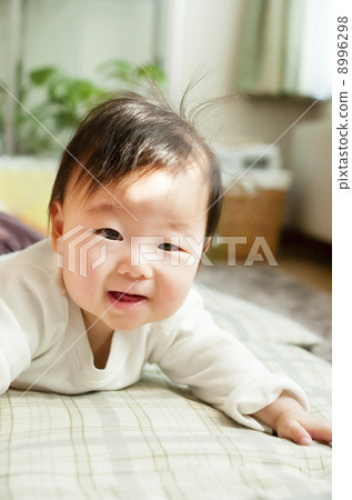 Laughable baby 8996298