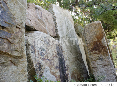 Vertical stone group Vertical stone group 8998518