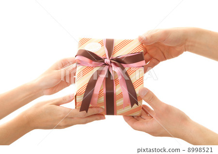 Hands to give gifts Hands to give gifts 8998521