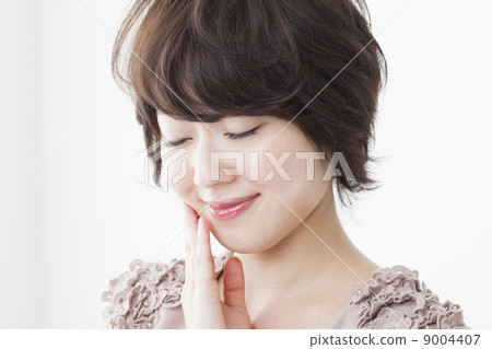 短頭髮的女人 短頭髮的女人 9004407