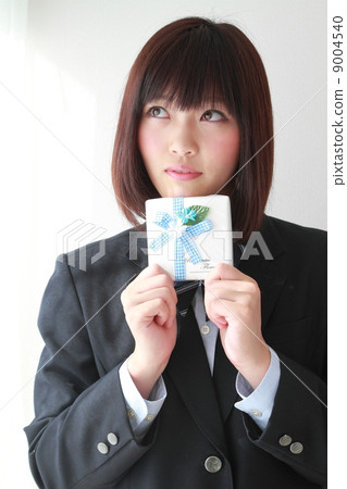女孩高中生有禮物的想法 9004540
