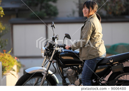 Female rider 9006480