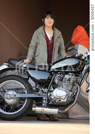 Female rider Female rider 9006487