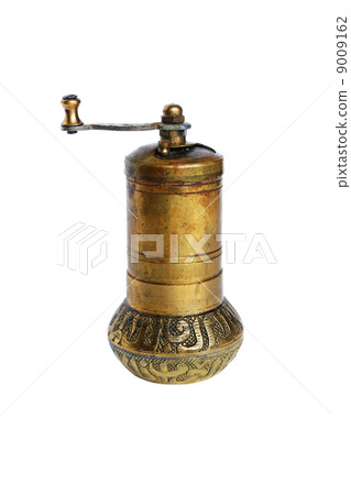 Kitchen handmill for pepper isolated 9009162