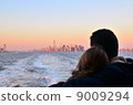 couple, manhattan, new york 9009294