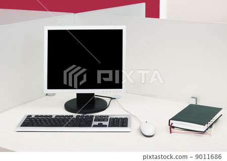 computer on the desk 9011686