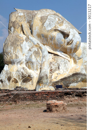 giant reclining buddha ruin 9013217