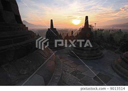 orobudur Temple, sunrise Indonesia orobudur Temple, sunrise Indonesia 9013514
