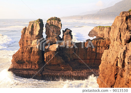 Pancake rock in New Zealand 9013530