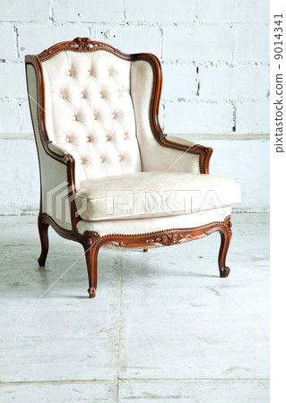 sofa in vintage room 9014341