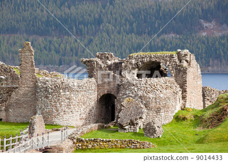 Urquhart Castle 9014433