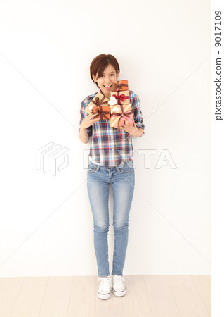 A lot of presents! 9017109