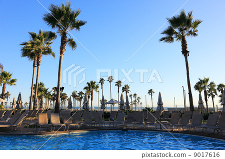 Evening Resort Hotel Pool 9017616