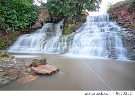 Dzhurinsky  waterfall village Nyrkov in the Ukraine. 9023232