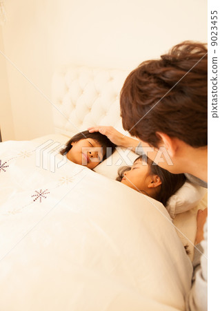 Sleeping sister and dad Sleeping sister and dad 9023455