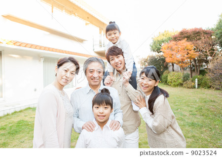 Three generation family Three generation family 9023524