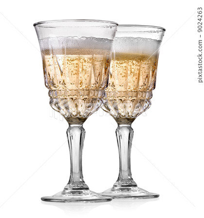 Goblets of champagne 9024263