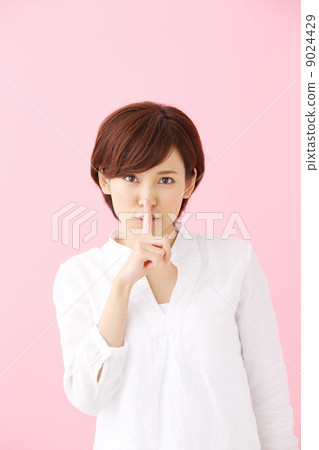 Women (Pink Back) 9024429