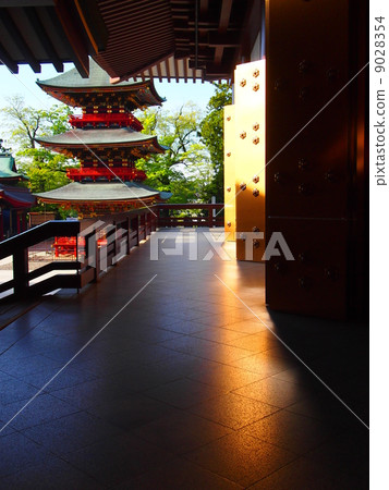 您想在Naritasan Shinshoji寺的Daihondo的三重塔 您想在Naritasan Shinshoji寺的Daihondo的三重塔 9028354
