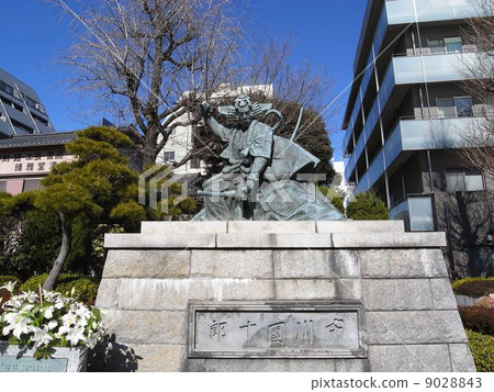 Asakusadera "temporary" statue Asakusadera "temporary" statue 9028843