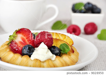 tarts with berries tarts with berries 9028950
