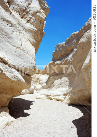 White stones of Makhtesh Ramon 9030933