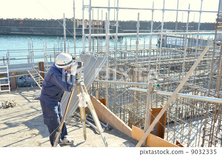 Men who survey 9032335