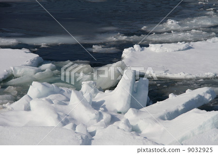 Drift ice 67 Drift ice 67 9032925
