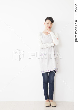 圍裙的女人 圍裙的女人 9035684