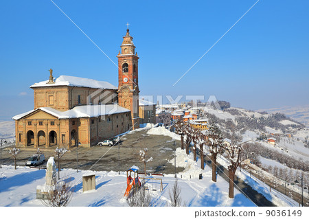 Small plaza and church in Diano D'Alba, Italy. 9036149