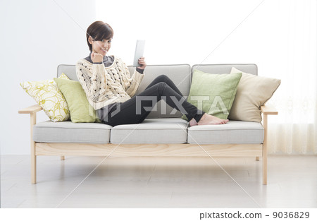 小姐片劑膽量姿勢 小姐片劑膽量姿勢 9036829