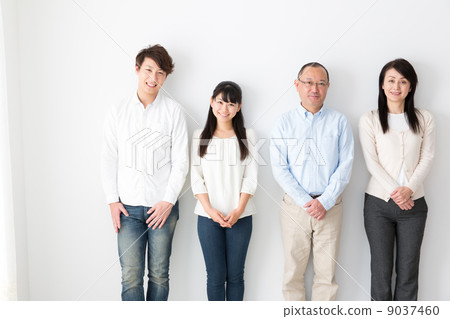 Two generations family image 9037460