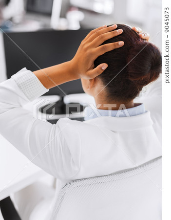 stressed woman with computer 9045073