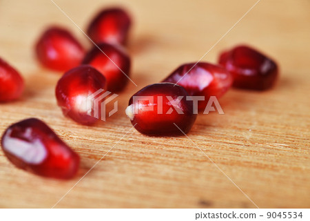 pomegranate seed 9045534