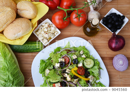 salad with fresh vegetables 9045560